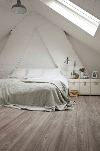 helle Holzoptik Schlafzimmer Bodenbelag Designvinyl von Adore im Sortiment von Reinkemeier